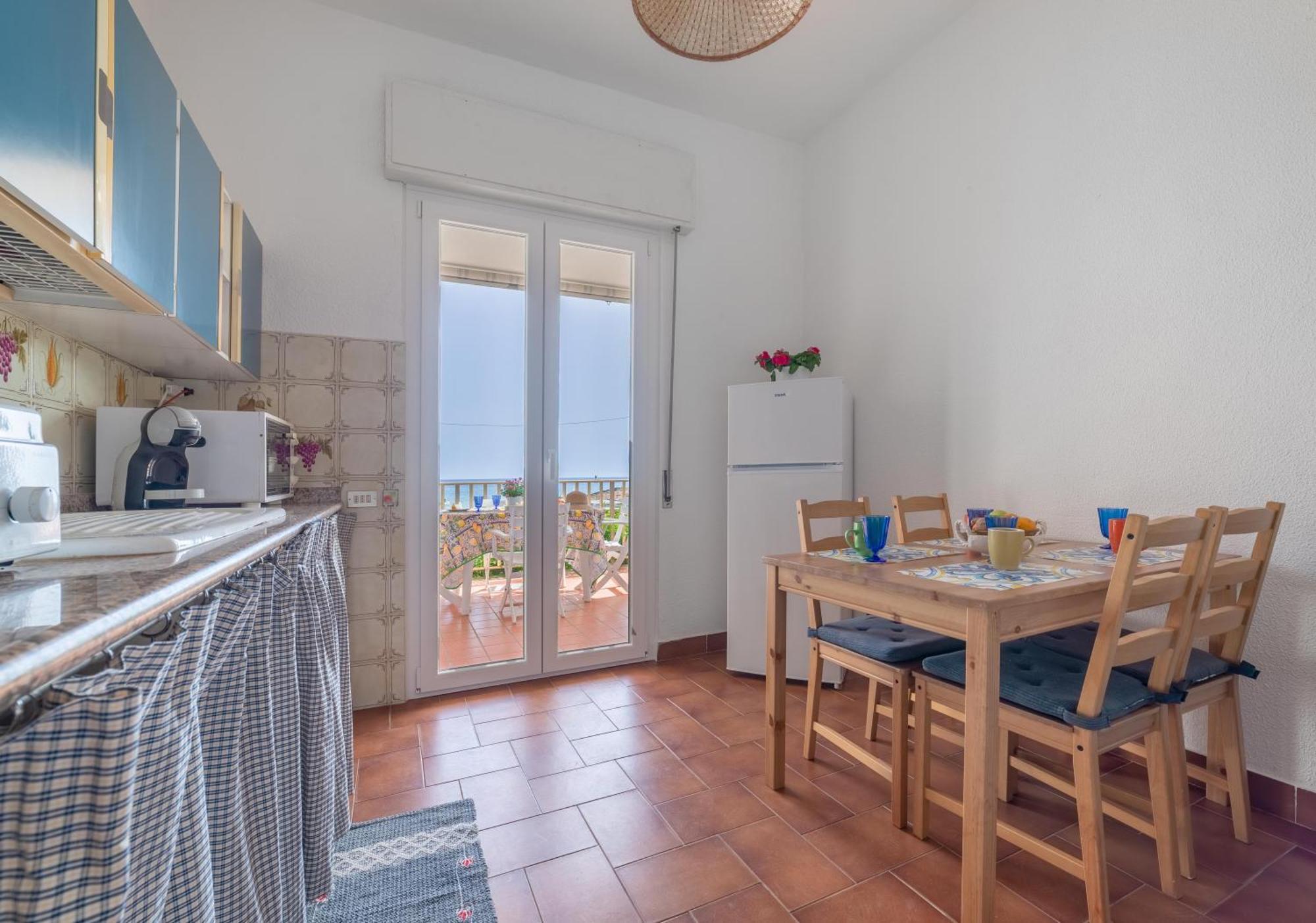 דירות דונלוקאטה Casa Sul Lungomare מראה חיצוני תמונה